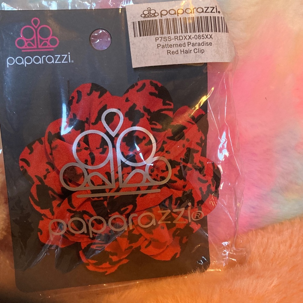 Paparazzi Patterned Paradise Red Hair Clip